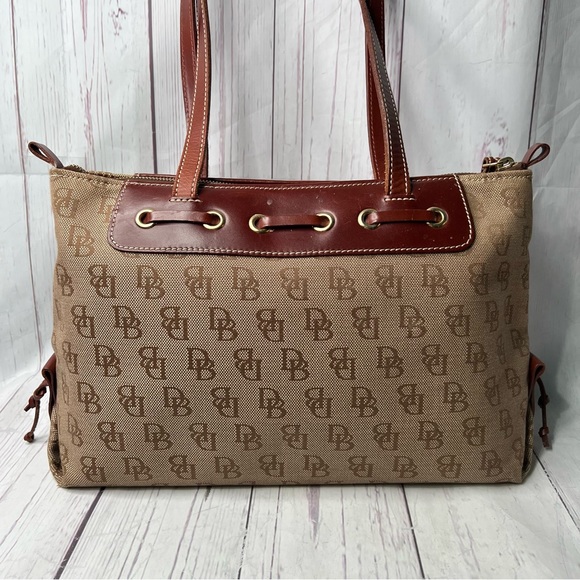 Dooney & Bourke Vintage Classic Logo Shoulder Bag Signature DB - Picture 2 of 15